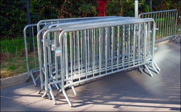 Temporary gates, one of the best practices in crowd safety